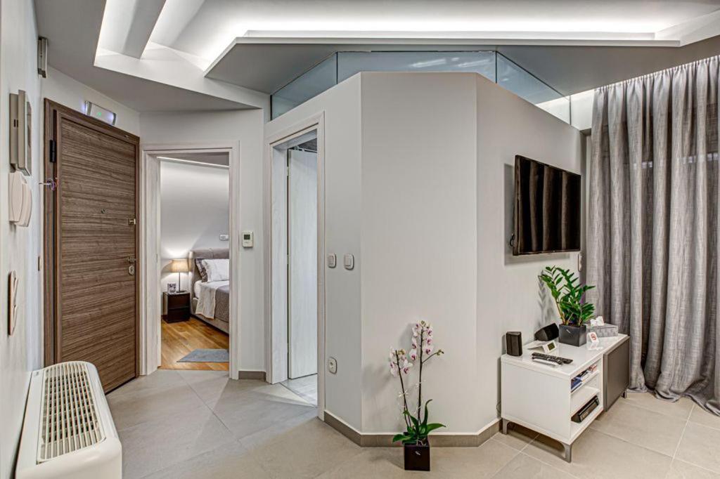 Deluxe & Modern Apartment In Atina Dış mekan fotoğraf